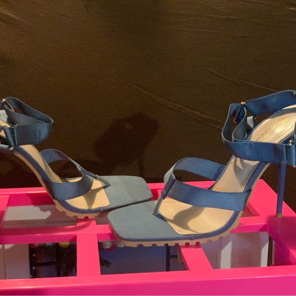 $80 boots /$50 Sandals /$100 LV Hat/$150 Tan Jacket/$125 Blk Jacket/$70 Blk Shaw - Picture 11 of 15